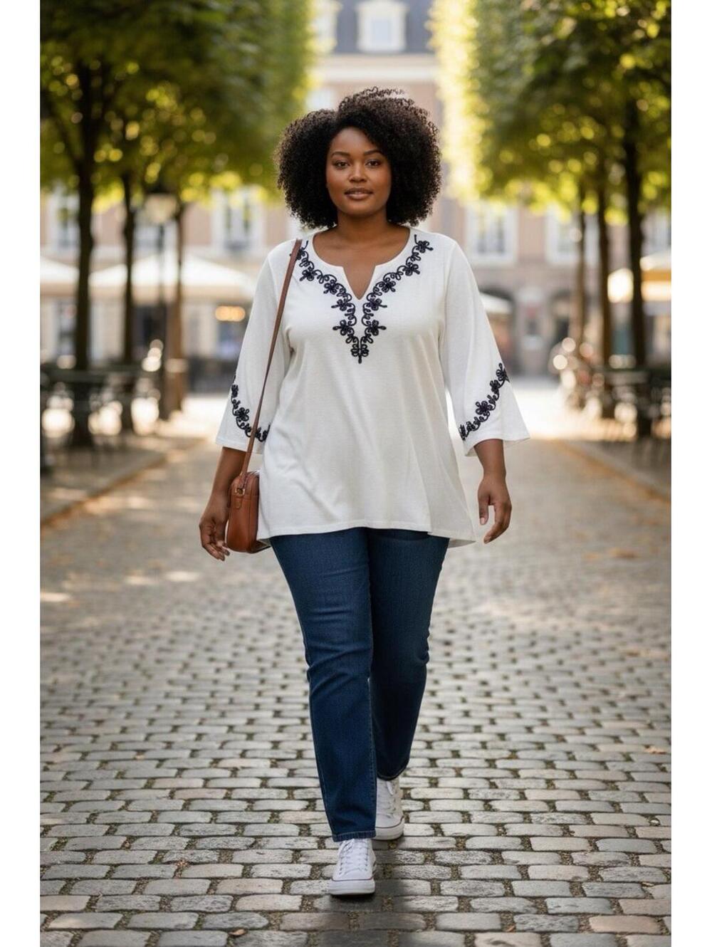 Chicos Gauze Tunic Top White Navy Beaded Sequin 3/4 Sleeve - Size 4 XXL